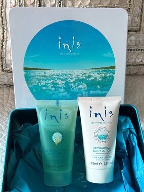 Inis Refreshing Bath & Revitalising Body Lotion Set New in Tin Box❣️